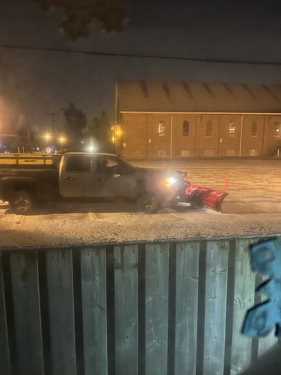 Woken at 330am by snow clearing in a closed church parking lot. How is this okay? <a href="/CllrAmberMorley/">Amber Morley</a> <a href="/cityoftoronto/">City of Toronto 🇨🇦</a> <a href="/archtoronto/">Archdiocese of Toronto</a> <a href="/311Toronto/">311 Toronto</a>
