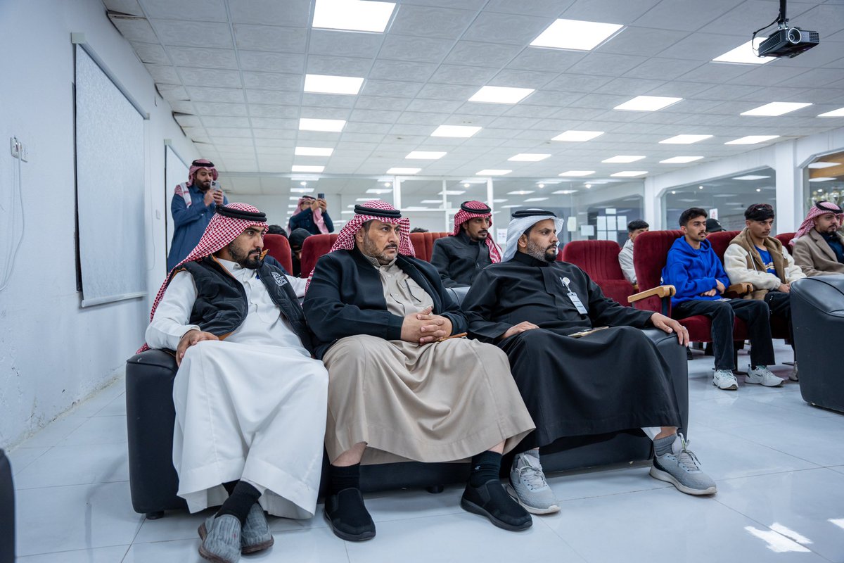 HRSD_DJ's tweet photo. نفذت جمعية التنمية الأهلية بمحافظة دومة الجندل ورشة عمل بعنوان "الإسعافات الأولية" قدمها الأستاذ عبدالهادي الريس وذلك بصالة نادي الجندل الرياضي.يأتي ذلك ضمن فعاليات ملتقى دومة الجندل التنموي الثاني . https://t.co/IALUfIhqn9