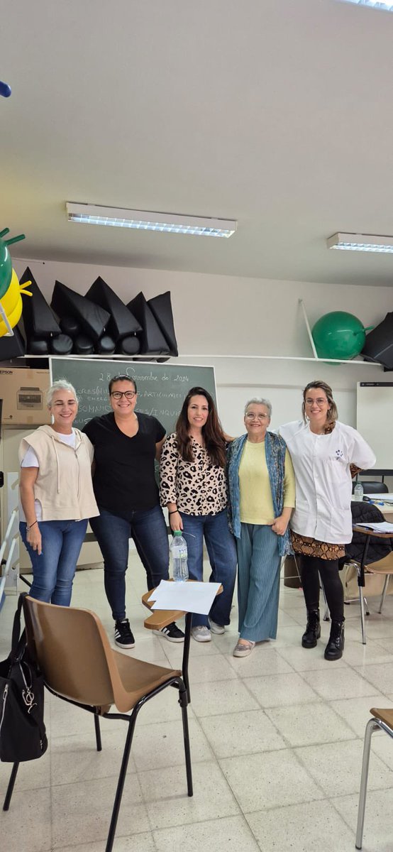 escuelapCAN's tweet photo. Que caras de felicidad! Taller de #CaMama en el CS de la Vera en #Tenerife, hablando de que nos preocupa. Muchas gracias al equipo con nuestra paciente activa formadora María Desire Jorge Cejas y nuestra compañera Carlina Padilla
#entreigualesmejor @SanidadGobCan https://t.co/Fu9Z49f97H