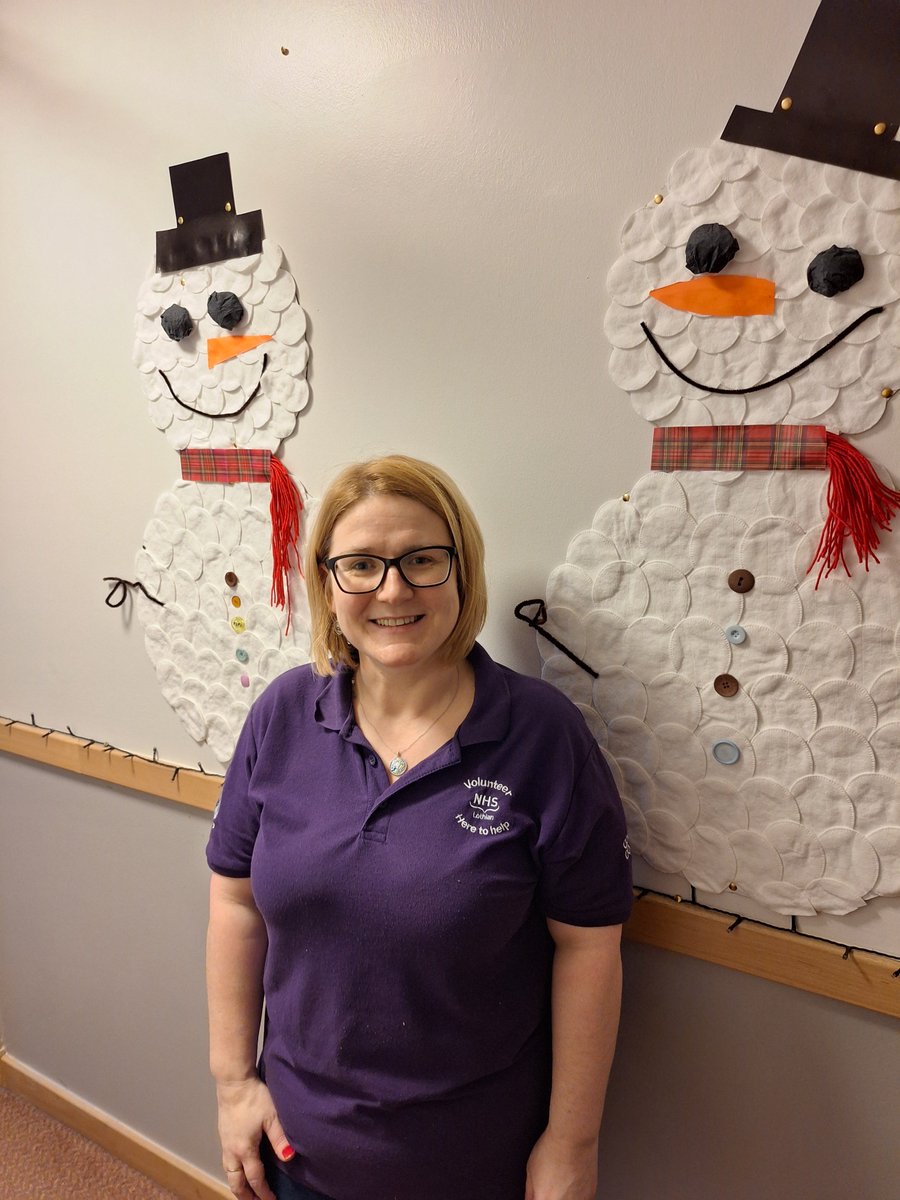 Sunndach #volunteer Karen was busy at the weekend  making some fabulous snowmen for Sunndach's winter corridor. The Sunndach volunteers have been amazing, they have all built up greats bonds with the children at Sunndach, as well as the staff. #nhsvolunteers #meaningfulactivity