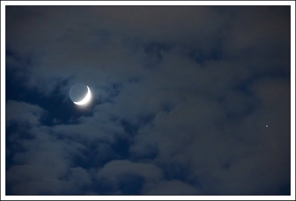ecran_pro's tweet photo. 雲間に四日月そして宵の明星
#イマツキ 
#月と金星 
TAMRON 50-400mm F/4.5-6.3 Di III VC VXD (Model A067) https://t.co/sPEPVblAjO