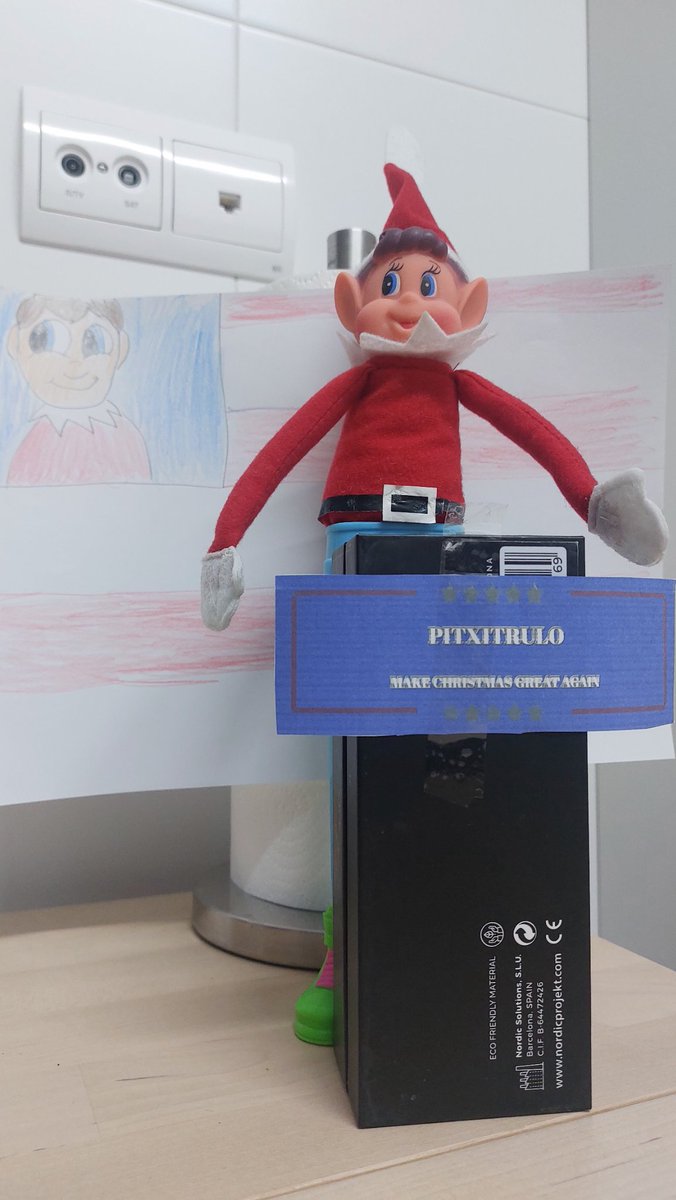 spadierna's tweet photo. Día 4: ... y hoy el duende de las narices, va y se nos hace trumpista... ¡menudo día nos espera! #elfontheshelf #pitxitrulo #christmas #navidad https://t.co/eCUWTscuNg