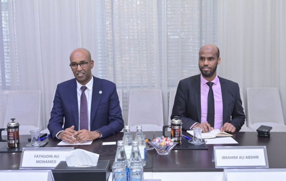 sntvnews1's tweet photo. #Somalia’s Ambassador to Turkey and non-resident Ambassador to #Azerbaijan, @Fathudin_Ospite met in #Baku with the Minister of Science and Education, Emin Amrullayev. In the meeting, opportunities to further develop cooperation between the two countries in the fields of science and education were discussed.
