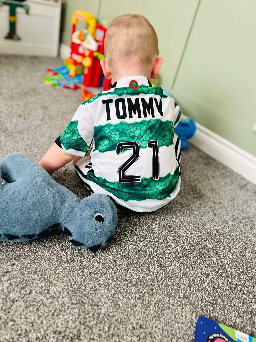 Ederin158's tweet image. A wee update on Tommy Paul Quinn a 3yr old Glasgow bhoy battling stage 4 neuroblastoma please give his journey page a follow and show some support if you can 🍀✊ @TamseIIicsonIII  @andypingu1888 @CelticFCSLO @Wee_Oscar 
@WeeTommysJrny @HomeBhoys #celtic #celts #THEMIGHTYQUINN