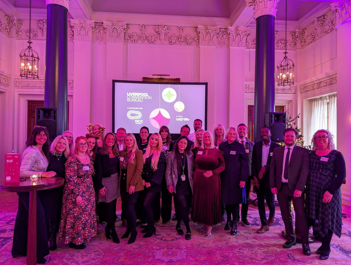 MICELisaO's tweet photo. Incredible @MeetLiverpool Showcase at @TheNedLondon 
Thanks to all Liverpool City Region venue &amp; accommodation partners and London based guests and clients for joining us! It’s beginning to look a lot like Christmas! 🎄#MakingIncredibleHappen #TeamLiverpool https://t.co/Z2rJWyl5Ov