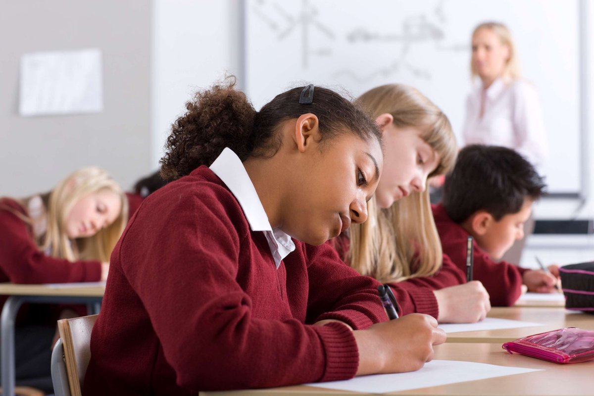 Educators are in a great position to help children and young people develop key money skills.

Our guidance for schools sets out how schools across the UK can improve the #FinancialEducation they deliver, and signposts to resources that can help:

ow.ly/5aMK50UkBJG