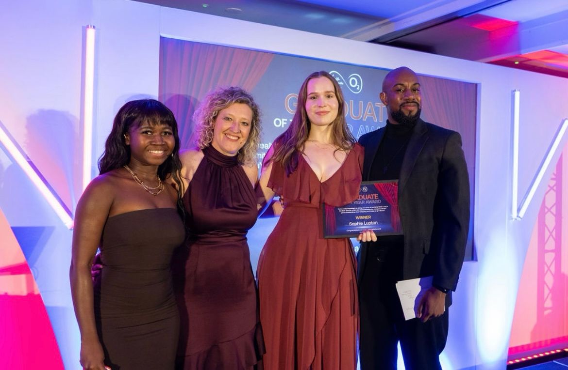 ReadingBioSci's tweet photo. 🎉Congrats to BEng Biomedical Engineering grad Sophie!

Since her 2022 first-class degree @UniofReading, she's won:
🏆 ITP Graduate of the Year
⭐ SCTE ‘Rising Star’
🌟 Virgin Media O2 Graduate of the Year

Her telecoms career is soaring! What’s your next step? #GraduateSuccess https://t.co/EpSZAIQ7WD