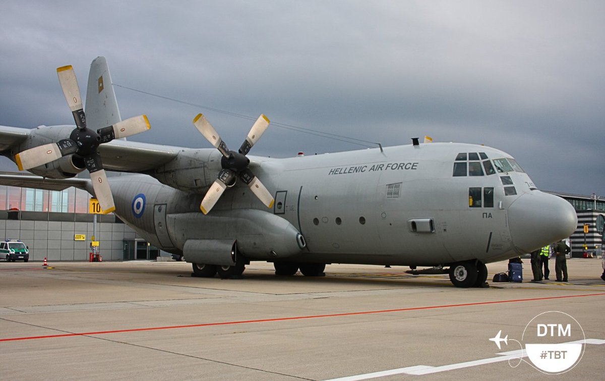 #Throwback ⏮️2012 führte eine Lockheed Hercules der griechischen Luftwaffe einen Krankentransport nach Dortmund durch.🇬🇷🇩🇪 ✈️

#dortmund #dtm #airport #aviation #planespotting #tbt #throwback #spotter