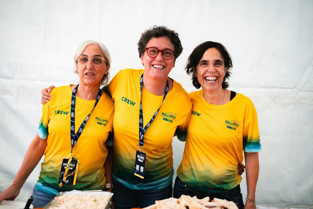 MallorcabyUTMB's tweet photo. 🎉 ¡Hoy es el Día Internacional del Voluntario! 🙌
Gracias por estar siempre dispuestos a ayudar, y por ser la energía positiva que se necesita en cada paso. ¡Cada kilómetro recorrido, cada corredor que llega a la meta, lleva un pedacito de vuestro esfuerzo y dedicación! https://t.co/1EgAIyS0Fx