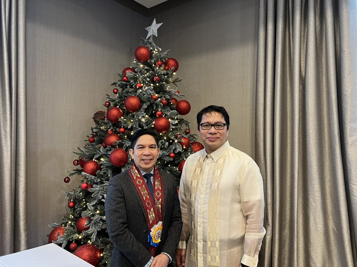 Raymond Padilla (@padillaraymond5) on Twitter photo Chief Nurse Edmund Tabay, Univ Hospitals Sussex NHS Trust, urged all at last Sunday’s <a href="/filipinonurseuk/">Filipino Nurses Association UK</a> event to embrace work challenges, learning from each to grow & perform better in the future. Also w/ collaboration, diversity, & leadership devt, everyone is strengthened. Chief Nurse Edmund Tabay, Univ Hospitals Sussex NHS Trust, urged all at last Sunday’s <a href="/filipinonurseuk/">Filipino Nurses Association UK</a> event to embrace work challenges, learning from each to grow & perform better in the future. Also w/ collaboration, diversity, & leadership devt, everyone is strengthened.