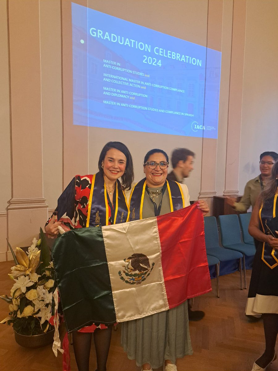EmbaMexAua's tweet photo. Una gran satisfacción haber participado en la ceremonia de graduación 🎓 de los programas de la @IACA_Academy, incluyendo la primera generación de la Maestría en Anticorrupción y Compliance en español (2002-2024).
¡Felicitaciones a las 4⃣ personas mexicanas graduadas! 👏🎓🇲🇽 https://t.co/USdkXBusHm