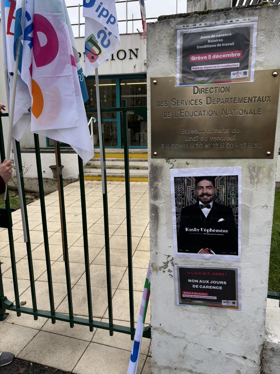 Devant l’inspection d’académie de #Dordogne #greve5decembre