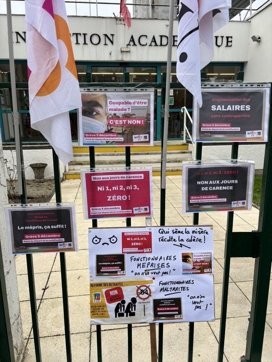 SnesFSU24's tweet photo. Devant l’inspection d’académie de #Dordogne #greve5decembre https://t.co/eyqxdBPImp