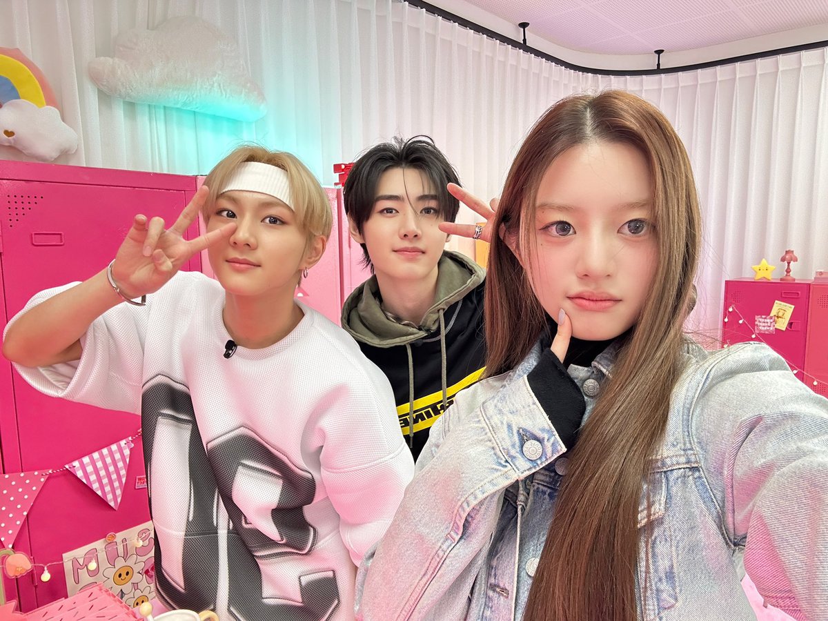 free idols. look how good jw looks?!?!?!