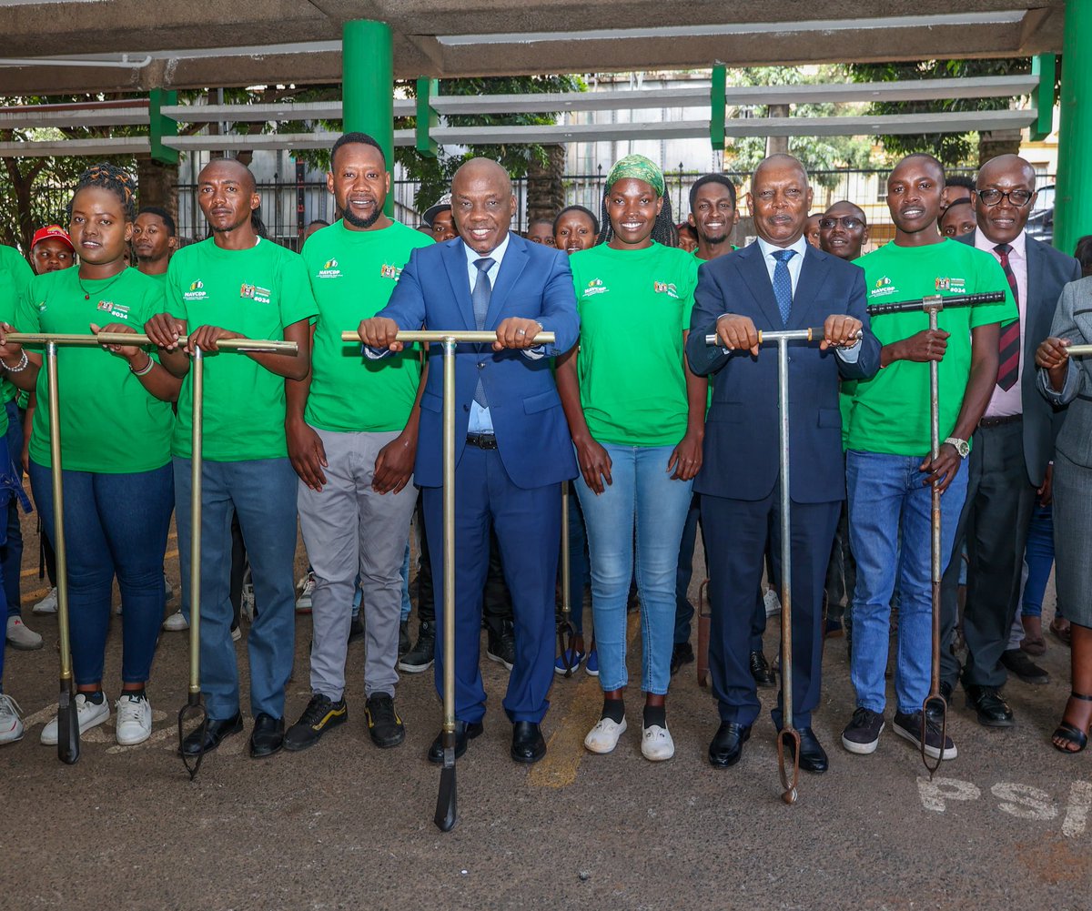 DrRonohpaul's tweet photo. This initiative provides arobust foundation for evidence-based planning &amp;resource allocation. By integrating these two initiatives,we can tailor solutions to the unique needs of each farmer,providing targeted inputs,optimal crop recommendations&amp;enhanced yield prediction
@MyGovKe https://t.co/Axbp3vOSYv