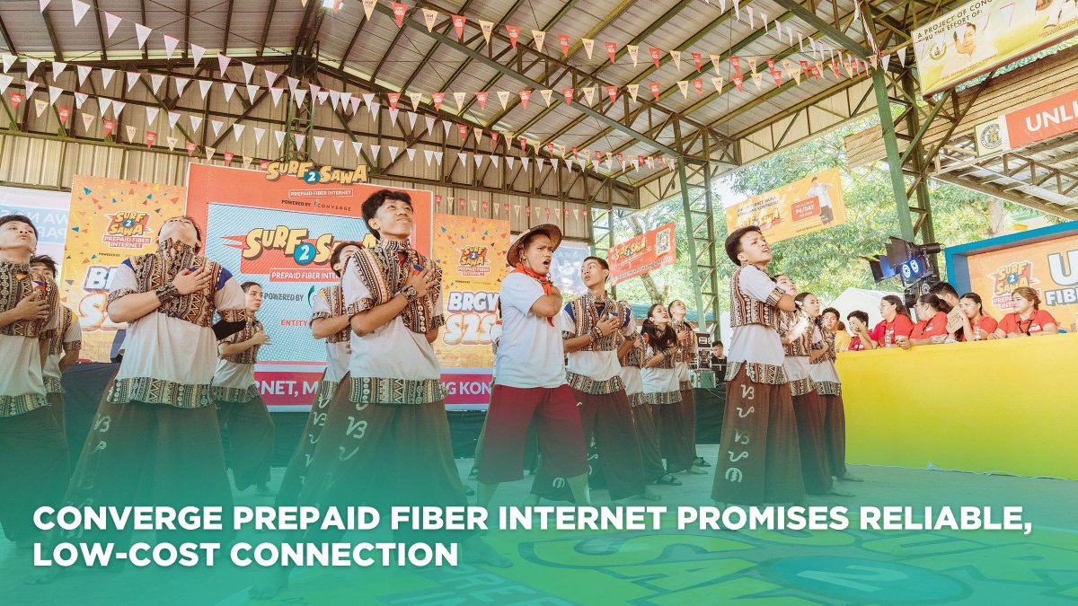 ExperienceCNVRG's tweet photo. The broadband landscape in the Philippines still reflects unequal access to connectivity. That's why we introduced our prepaid fiber product, #Surf2Sawa (S2S), in 2022.

More about S2S and Barangay S2S: https://t.co/kxFgtc8xyo

#LeaveNoOneBehind 
#WalangIwanan https://t.co/l4PMw0KKqV