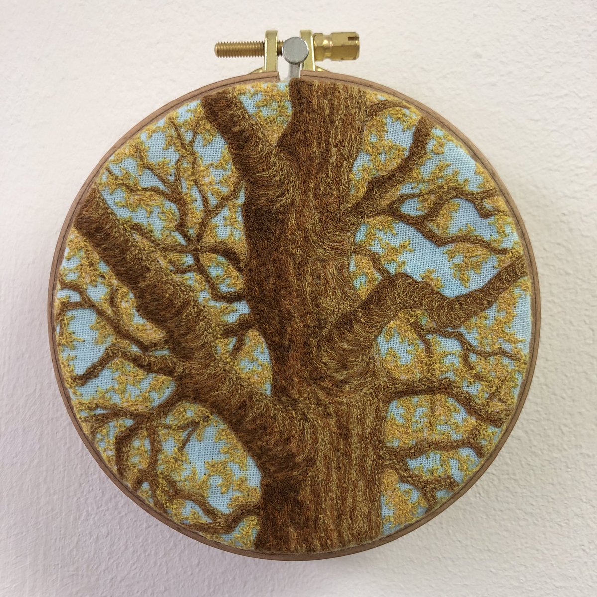 KenrisMacLeod's tweet photo. Only 2 left!
‘This Must Be The Place’
Thread & ink on calico
Framed in a 17cm wooden embroidery hoop (2.5cm deep)
£150
‘In Autumn’
Thread & ink on calico
Framed in an 11cm wooden embroidery hoop (2.5cm deep)
£80
DM to buy or for more info
#stitched #freemotionembroidery https://t.co/SeBjvxt03v
