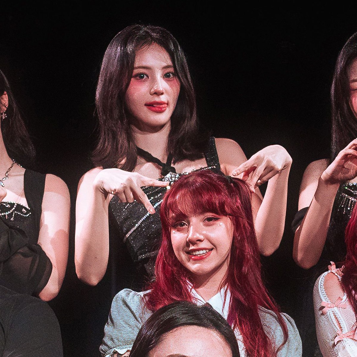 ST0NERKUN's tweet photo. CRYINGGGG how did she know to give me cat ears ๐ญ๐ญ #artmsinbrisbane #artmsmoonshot #jinsoul @official_artms https://t.co/ijhUQfh8UN