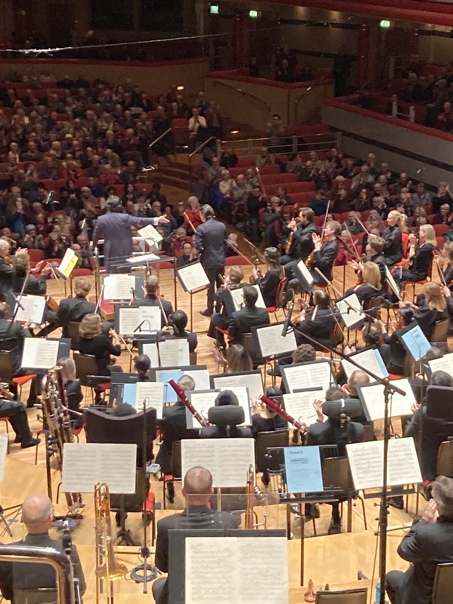 Great concert last night ⁦<a href="/TheCBSO/">CBSO</a>⁩ with Eugene Tzikindelean playing the Elgar Violin concerto. Such a beautiful piece with many haunting moments.  Second was Walton’s Orb and Sceptre March  which swung along with speed and intensity followed by his second symphony