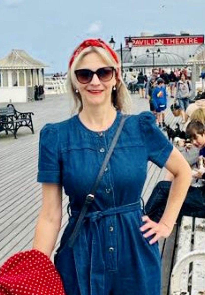 KateGarnerMusic's tweet photo. Today! Join me at the piano 2.20pm on @TalkingPicsTV for
‘The Stories Behind The Songs’ We’ll be having a bit of a singalong today, “Oh I do like to be beside the seaside..🎵!” followed by a great story. #Keeponsinging #TPTV https://t.co/N1YxBfftOS