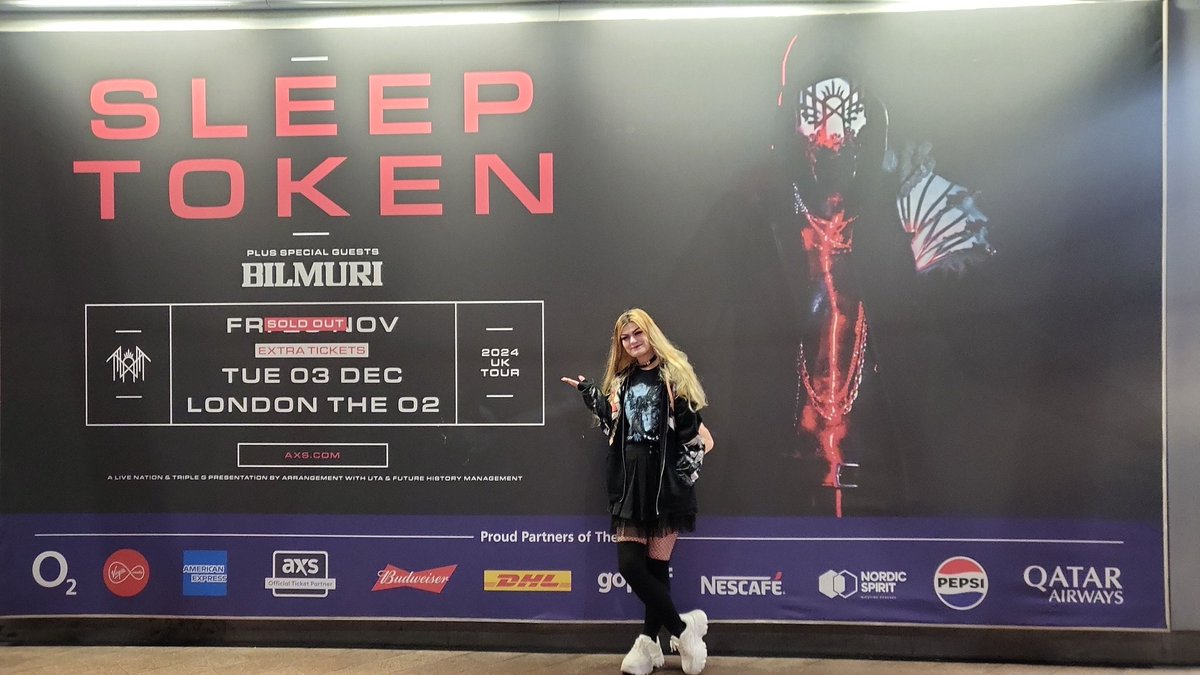 TrashHorrorx's tweet photo. @Wesley_tester thank you for taking me to see @Sleep_Token on Tuesday it was amazing and so worth it almost 8 years of following and finally saw them live so greatful to see them live and @BilmuriTweets was amazing and am a new fan amazing see u next year @Sleep_Token can't wait https://t.co/lTH8b5d0fI