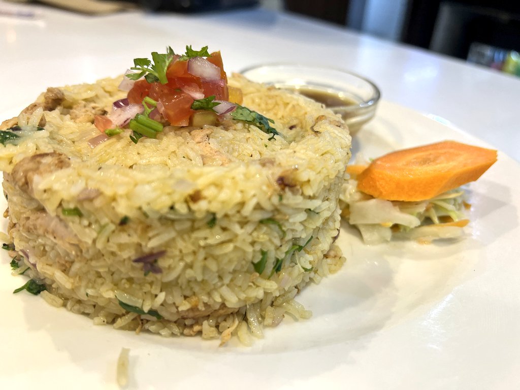 Bava_Restaurant's tweet photo. Craving something flavorful and satisfying for lunch? 

Our Chicken Rice hits all the right spots. Tender, juicy chicken pieces are expertly cooked and paired with fluffy aromatic rice, creating a harmonious blend of flavors that will leave you satisfied and energized. https://t.co/ojm8j1WC7j