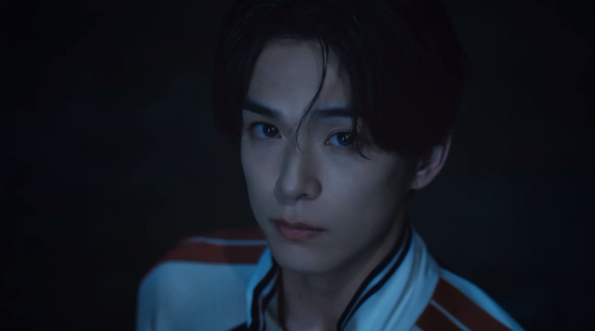 BeastCrypto_678's tweet photo. start of MV                             end of MV https://t.co/3uhe9sQNCo