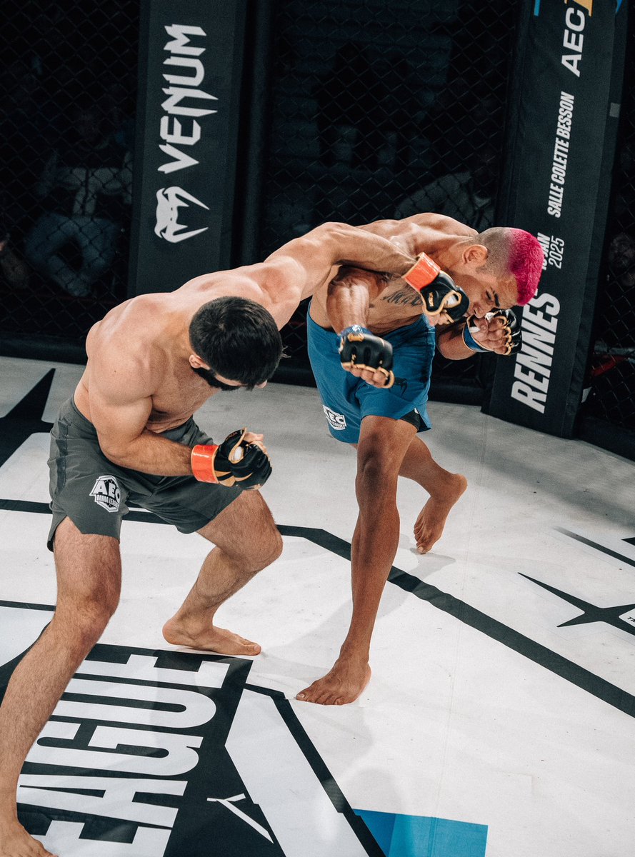aec_mma's tweet photo. ⚡️• La performance XXL de @Khamzat_borz_ lors de cet #AEC10 ! https://t.co/1FzGLHuFed