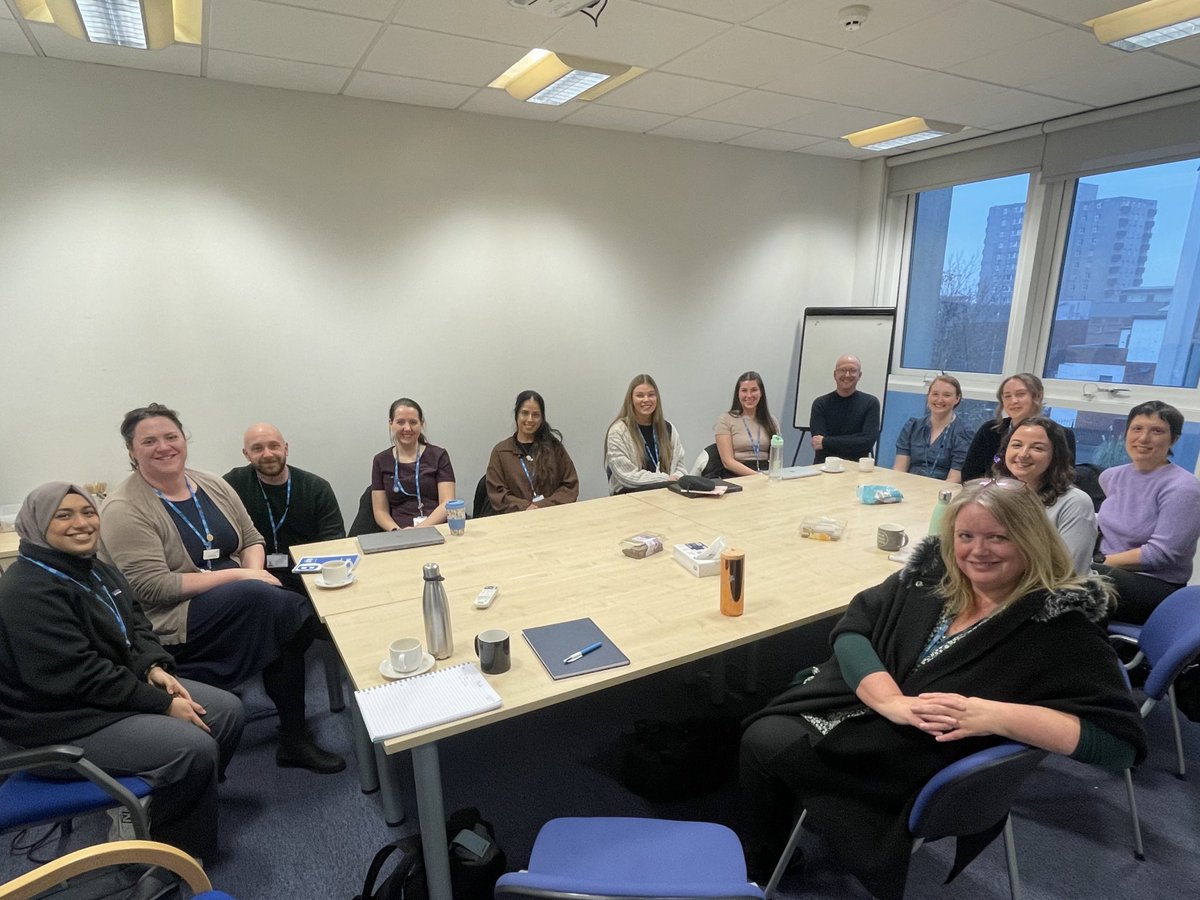 Join this wonderful team! We're looking for a compassionate 7/8a clinical/ forensic/ counselling psychologist to join our team at Prospect Place, a male low secure unit in Rochdale, and be part of RHS psychology. Happy to chat to anyone about the post.
penninecare.nhs.uk/jobs#!/job/UK/…