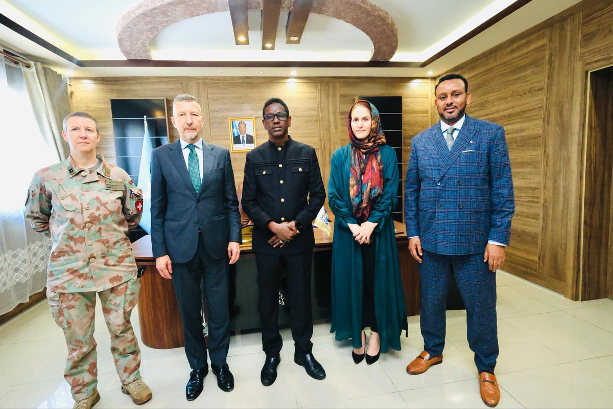 SwissEmbassyKE's tweet photo. 🇨🇭Ambassador Mirko Giulietti met with H.E. Abdullahi Sheikh Ismail, 🇸🇴 Minister of Internal Security @MoIS_FGS to discuss the deepening of the cooperation in migration &amp; border protection with @SEMIGRATION, repatriation issues, and security challenges in Somalia. https://t.co/QMif66USaf