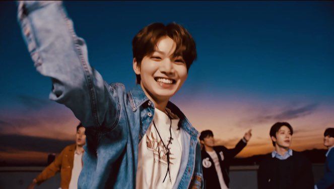 junkyufilms_'s tweet photo. — my youth is yours, junkyu ♡ https://t.co/q961VS6UgZ