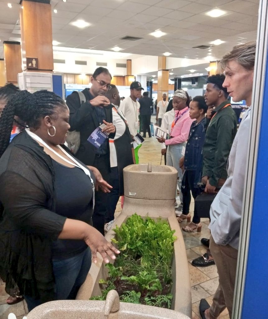 LooAfrique's tweet photo. Thank you @SakinaKamwendo @SABCNews @MorningLiveSABC for visiting us at #SFSA2024 @LooAfrique this morning in showcasing our 3-in-1 FUson Basin.
Wash Hands. Plant Crop. Sit Down.
#nowwecooking @dstigovza https://t.co/ZkDN5Dh5vE