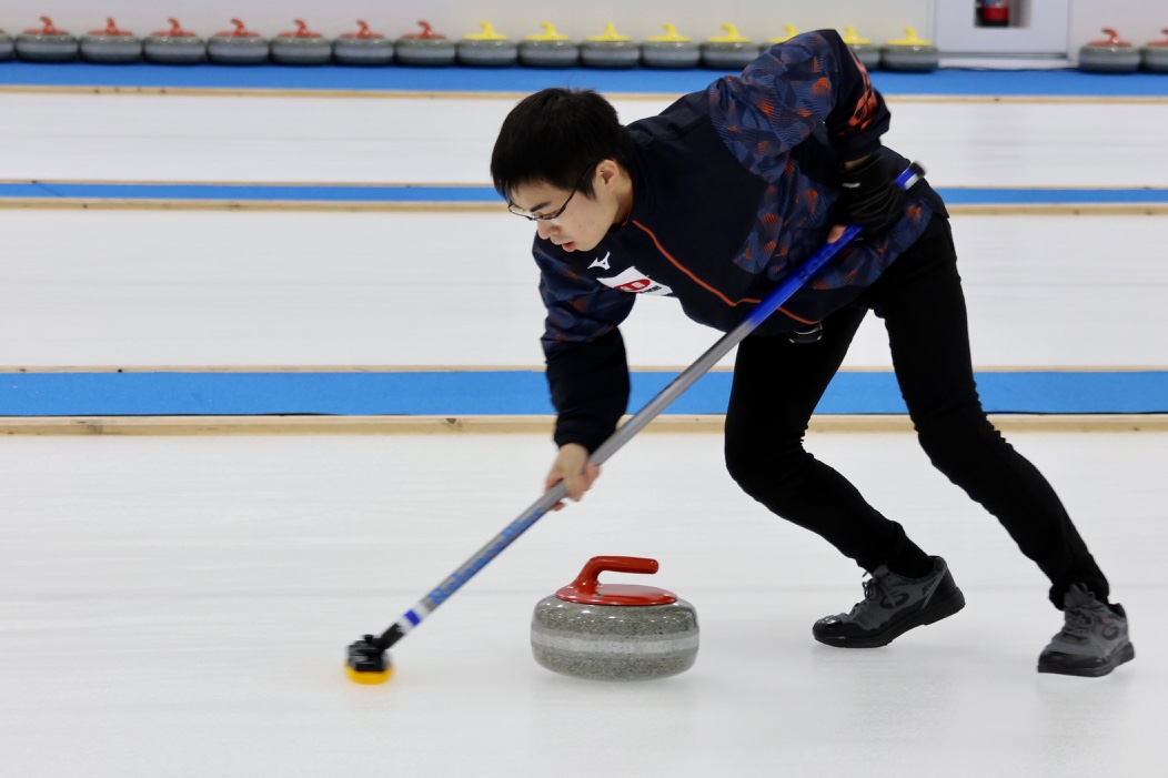 🥌第18回 全農日本ミックスダブルスカーリング選手権大会in稚内🧊

【1次予選・競技11】
チーム苫米地 VS 京都大学の試合は8-7でチーム苫米地の勝利😁
接戦を制し、2勝3敗で1次予選を終えました👏

「ニッポンの食」パワーで がんばれ！🇯🇵

 #カーリング #JMDCC2024 #全農