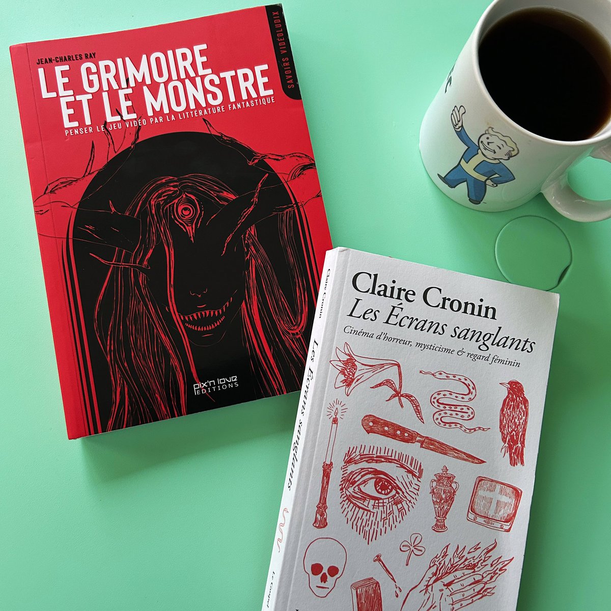 Deux salles, presque la même ambiance.

Bravo à Bernard Perron, <a href="/AlexisBlanchet/">Alexis Blanchet • @AlexisBlanchet@mamot.fr</a> et surtout <a href="/JeanCharlesRay/">Jean-Charles Ray</a> pour ce lancement de collection.

(Collection Savoirs Videoludix chez Pix’n love).