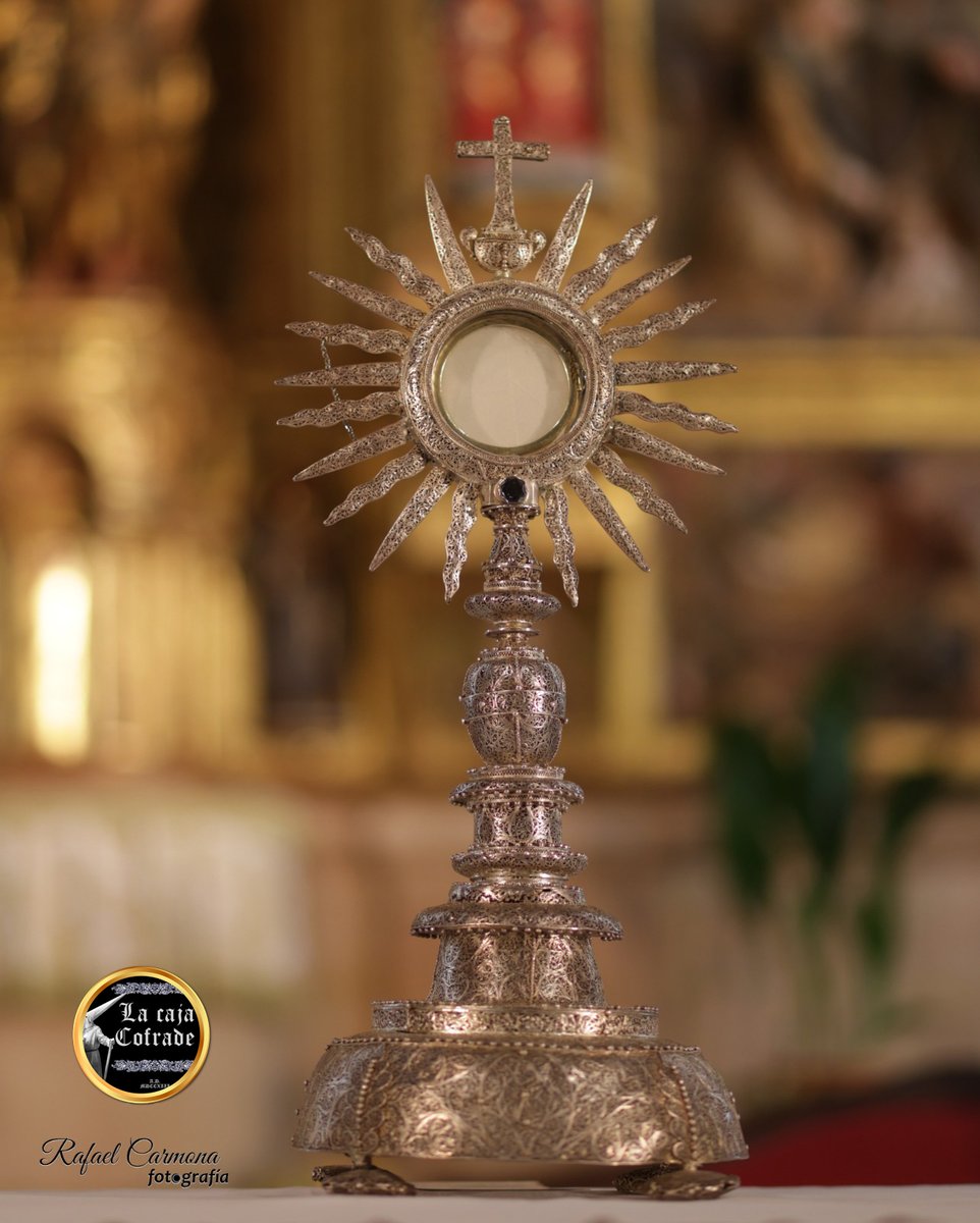 LaCajaCofrade's tweet photo. 🙏✨ Ante el Santísimo Sacramento, encontramos paz, amor y la fuerza para seguir adelante. Que Su Presencia llene nuestros corazones.
📸 @RAFAELCARMONA76
#SantísimoSacramento #FuenteDeVida #Jueves #TDSCofrade #LaCajaCofrade https://t.co/I9KXABiJlv