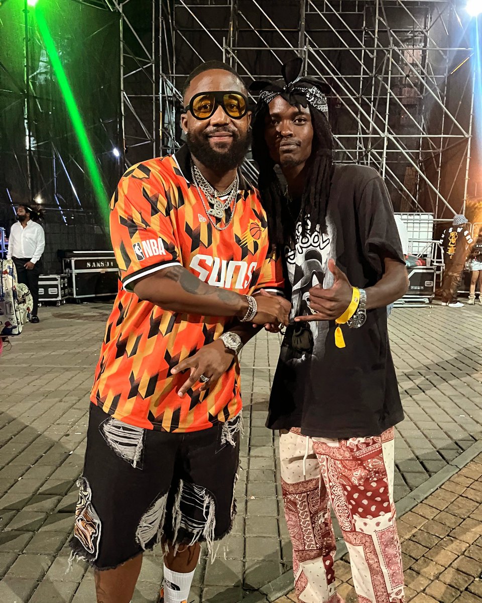 iamearthkwake's tweet image. Ntwana Maftown kyo kai mamela
Pha'misa kasi let it grow climb the ladder @casspernyovest 🐐👑

#MaftownHeights #Motswako #SAHipHop 🇿🇦🔥🔥🔥