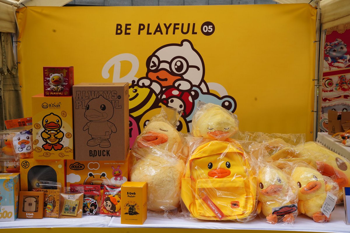 RecordGBA's tweet photo. 🤩Calling all art toy fans! Artists from Singapore, Thailand, and Indonesia are teaming up with top brands like https://t.co/IJlaT7wmub, TUTU MOKEY, and Berry Winkle for an epic event in #Dongguan. Plus, local favorites like #Nailoong, #Moemotion, and #TOYCITY will be there with the hottest collectibles. Let’s celebrate the vibrant toy and animation scene! #AnimationWeek