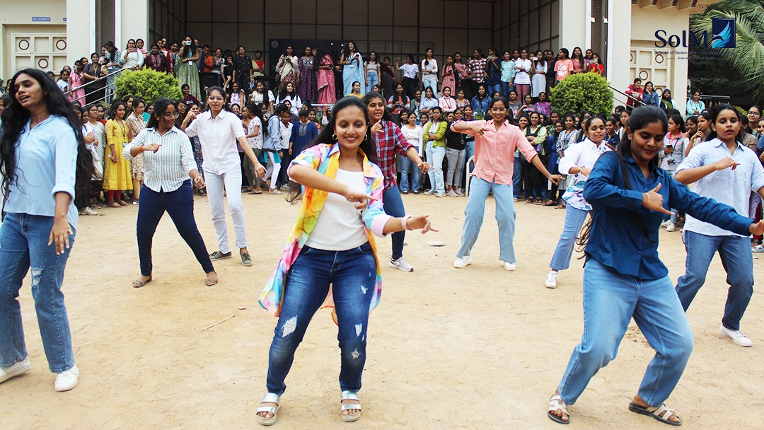 SoIM_official's tweet image. Carnival Diosa: A Feast for the Senses! 
Carnival Diosa dazzled with vibrant stalls, a thrilling #FlashMob, soulful #BandPerformance, and delightful treats. Cheers to all participants for making it a joyous celebration of talent, music, and creativity!