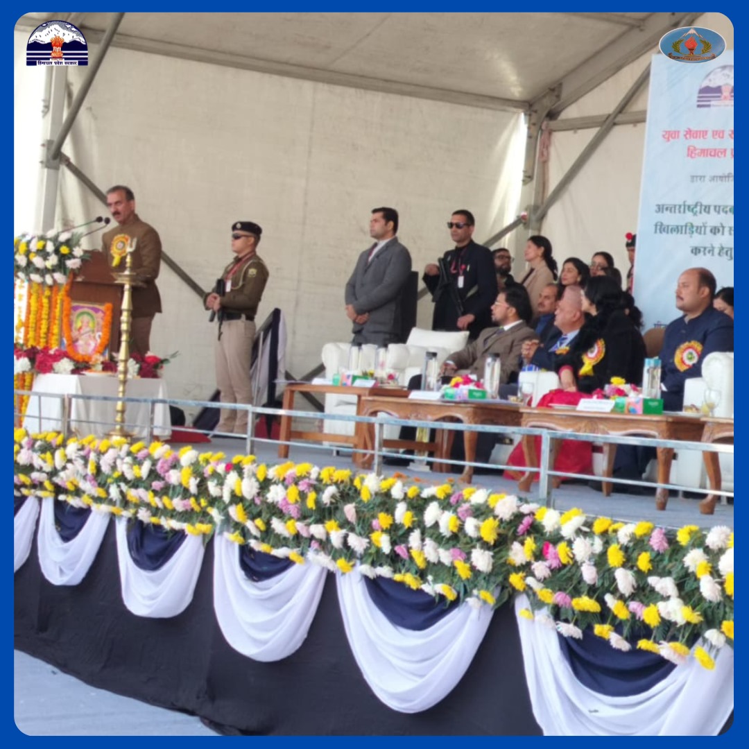 dyss_hp's tweet photo. Honorable Sukhvinder Singh Sukhu delivering a speech at the Cash Award Distribution Ceremony for medal-winning athletes at Peterhoff, Shimla. 🏅🎤 Sukhvinder Singh Sukhu @SukhuSukhvinder 
#YouthServices #HimachalPradesh #AwardCeremony #SukhvinderSinghSukhu #Sports https://t.co/d9gxsICxk3