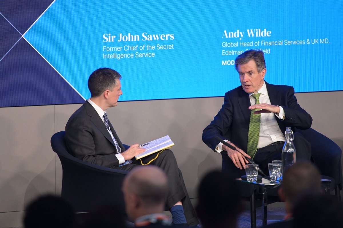 EdelSmithfield's tweet image. Our #InvestorSummit24 kicks off with a fireside chat with Sir John Sawers, former Chief of the British Secret Intelligence Service. The conversation spanned   his views on geopolitical uncertainty, disinformation and the potential impact on markets.