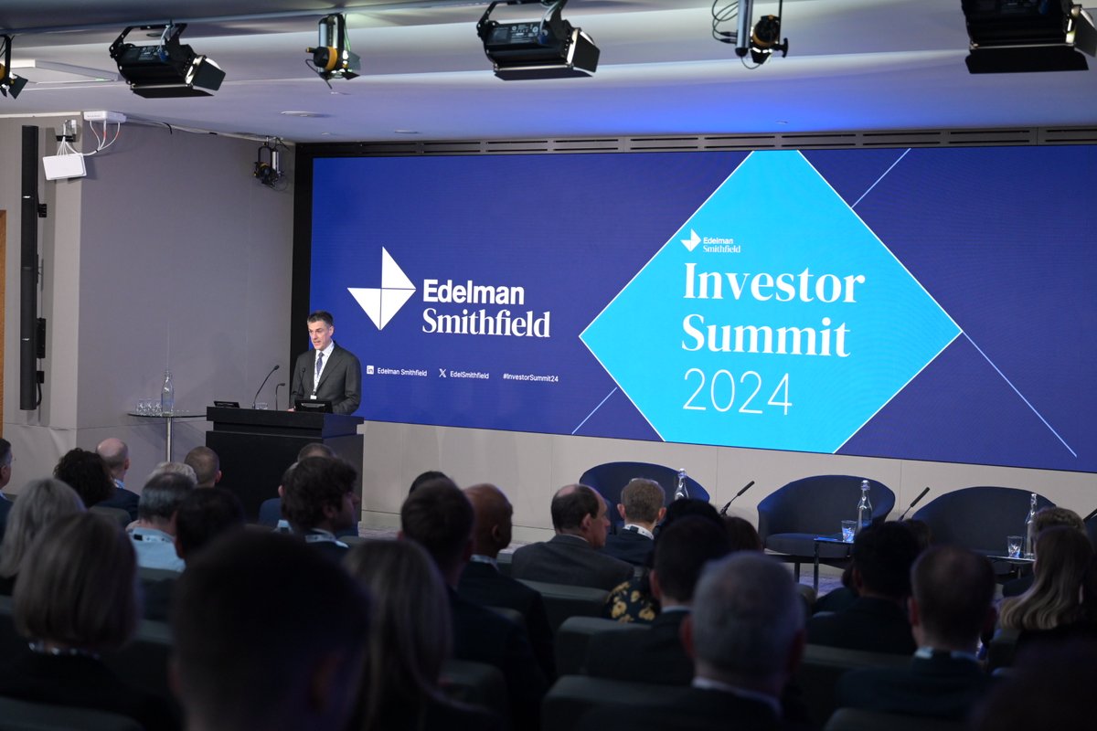 EdelSmithfield's tweet image. Our #InvestorSummit24 kicks off with a fireside chat with Sir John Sawers, former Chief of the British Secret Intelligence Service. The conversation spanned   his views on geopolitical uncertainty, disinformation and the potential impact on markets.