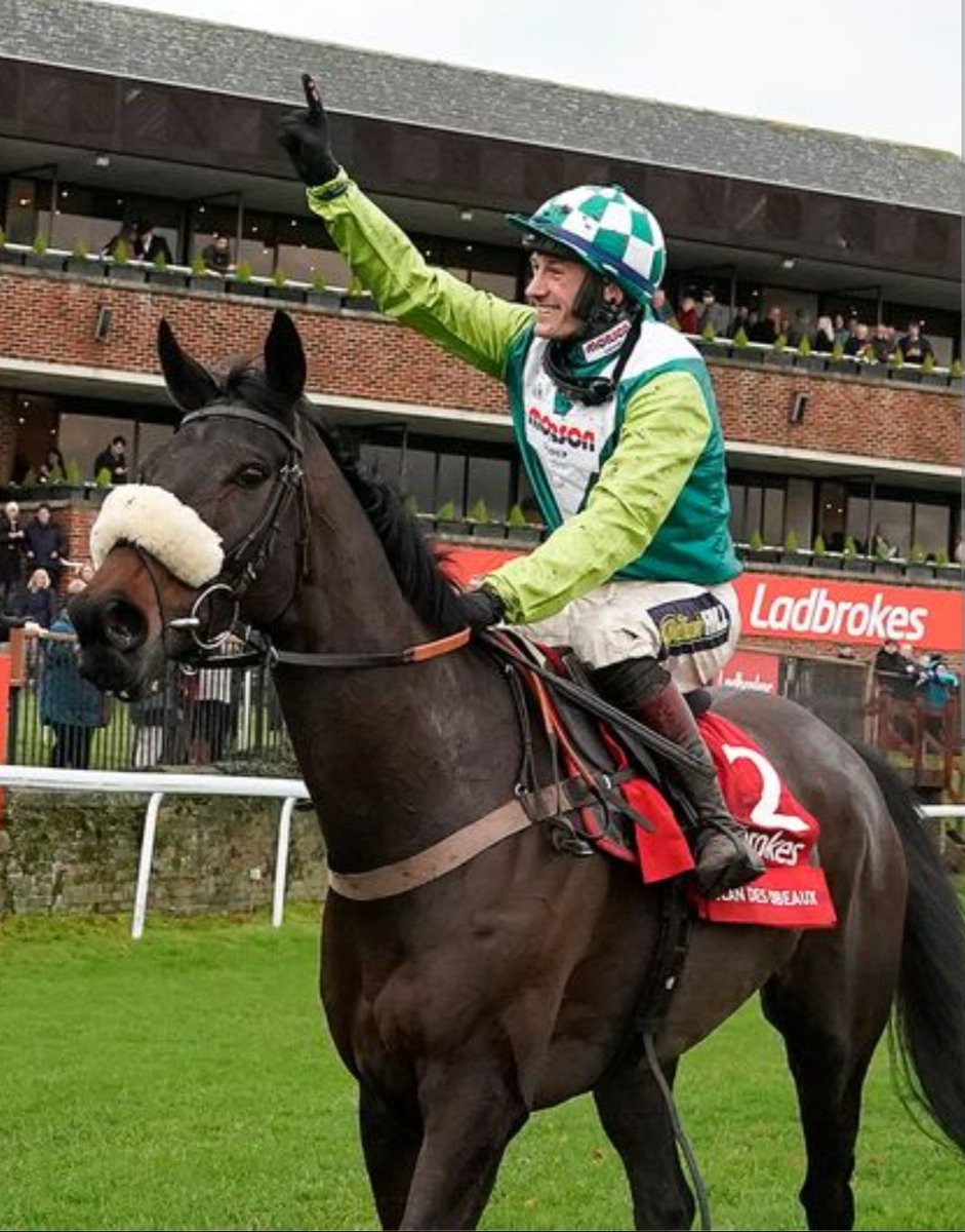 💷 IF SAM TWISTON-DAVIES Rides A DOUBLE On WALK IN THE WEST &amp; JOUR D'EVASION At Wincanton  Today: 😍 

I'll give £250 CASH to One of YOU Lucky People! 🍻 💷

To Enter: 👇

1️⃣ RT This Tweet
2️⃣ Like This Tweet
3️⃣ Follow <a href="/racingblogger/">Stephen R Power</a>

GOOD LUCK EVERYONE 🍻

#Win #Horse #Betting