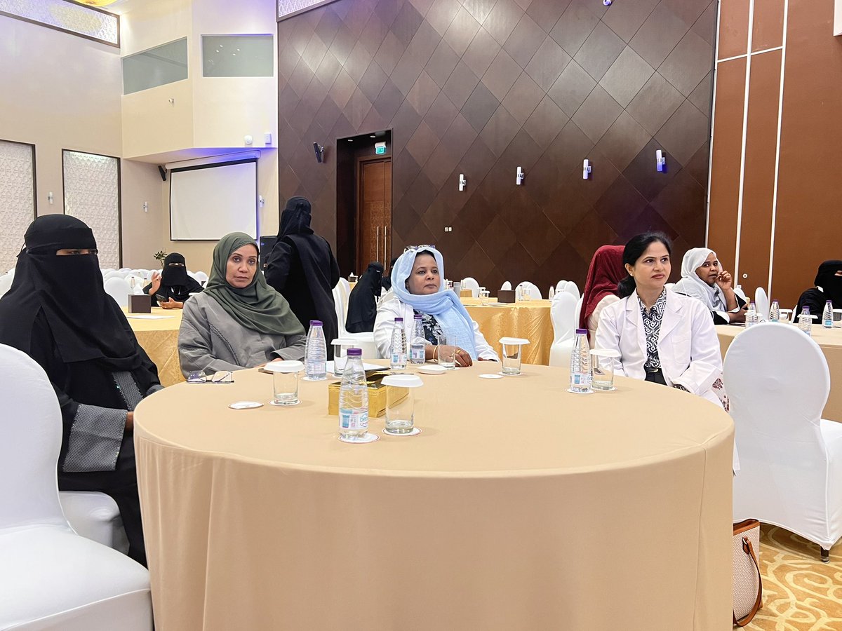 JazanUniversity's tweet photo. #المؤتمر_السعودي_الدولي_للتعليم_الطبي يناقش "التعليم من خلال الممارسة التعاونية بين المهن الصحية" في جلسته الأولى لليوم الثاني.
#شتاء_جازان_25
#جامعة_جازان https://t.co/LXApSylQrG
