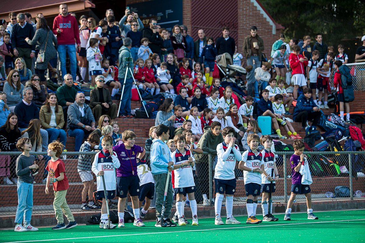 El 37ª Torneo Internacional de la Inmaculada · Trofeo Marga Monegal abre sus puertas desde mañana y hasta el domingo en el Club. Unos 1.300 participantes de seis países, desde prebenjamín a infantil, y también en categoría de Hockey + con 80 jugadores.

📸Nacho Olano