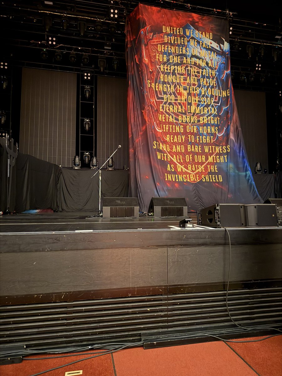 katsu_willow's tweet photo. ヤバい😅
2列目だけど実質最前列🤘⭐️
#JudasPriest 
#INVINCIBLESHIELDtour 
#AICHI 
#Nagoya 
#35000yen https://t.co/Ae4KwxUEuB