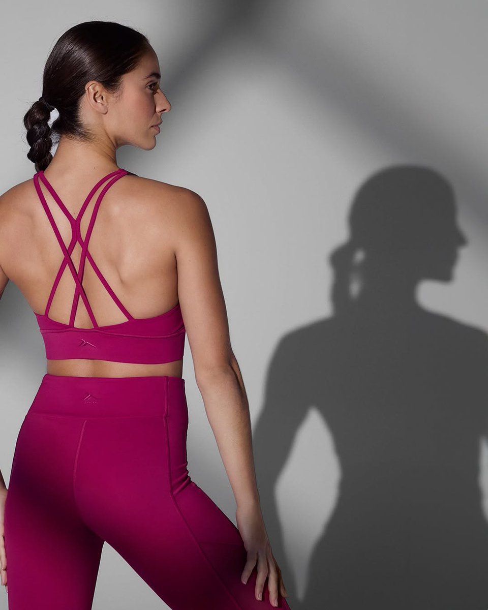 CCTHADER's tweet photo. Nueva colección de yoga 🙏 de Tenth en @decimasoficial Thader 📍🧡 Monos, tops, mallas y accesorios en tonos negros y magentas ✨ Una opción genial de regalo para que esa hermana o amiga cumpla sus propósitos de 2025 🎁⏰ ¡Y hoy están abiertos!  #CCThader #SueñaEnThader https://t.co/3jpiJ8Bxsv