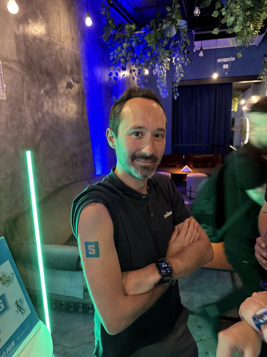borgetsebastien's tweet photo. 👋 GM! When you 💙 @TheSandboxGame so much, you're going to tattoo the $SAND logo on your arm 💪 https://t.co/ZleHlHHpeV