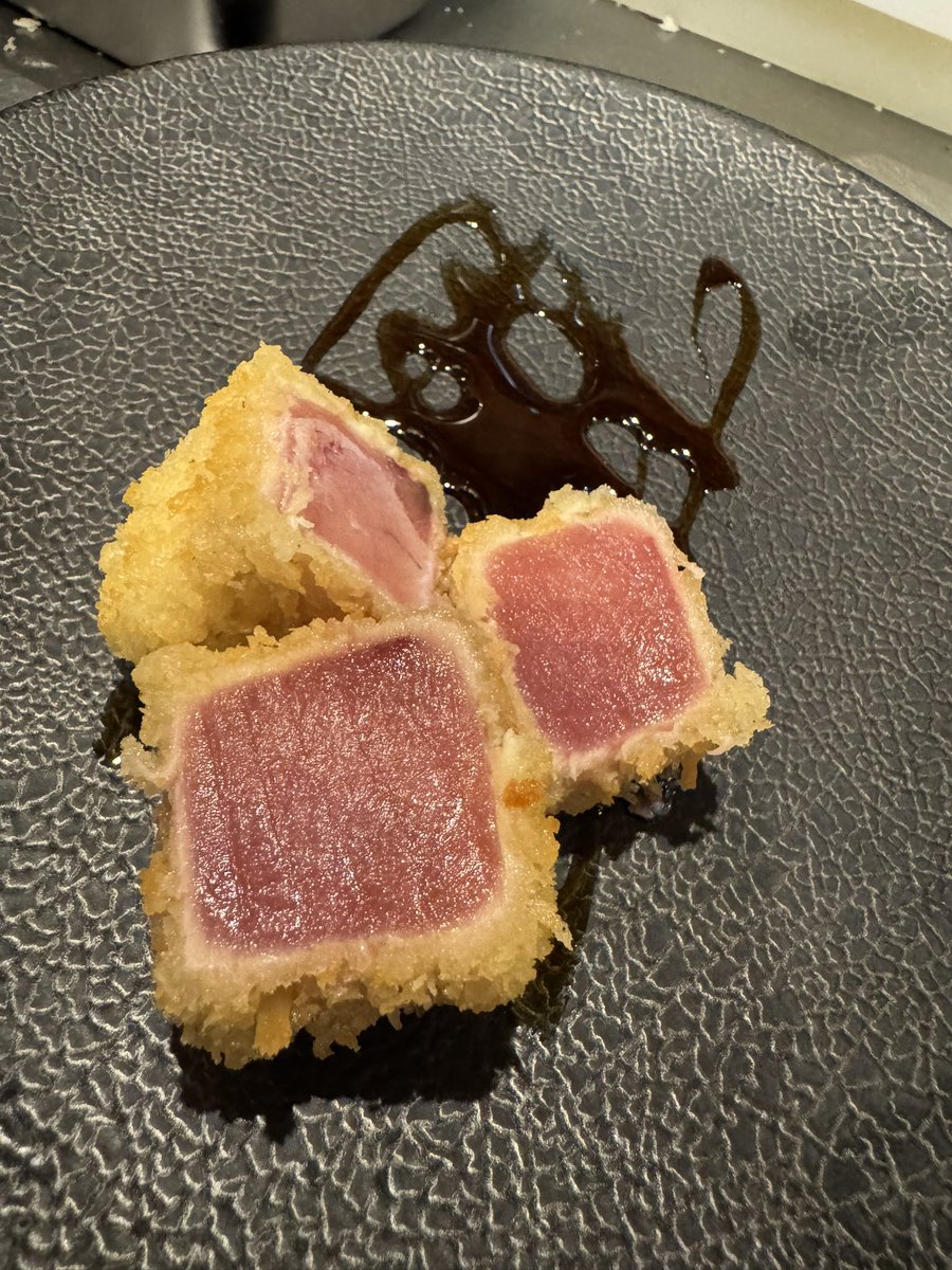 zarubaku's tweet photo. 12月ですね！
今日、明日お席に余裕があります。
美味い神経〆バショウカジキの刺身と日本酒、天然きのこのバター焼きそばつつきながらクラフトビール、新物の菜の花もカラシ和えでどうぞ！ https://t.co/cUIOZYNntD