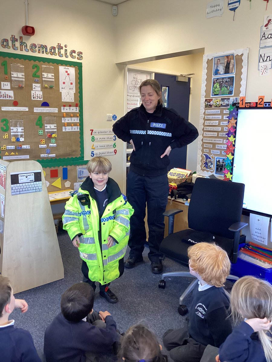 Reception loved welcoming in our local PCSO 👮