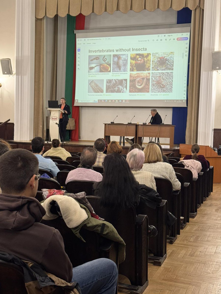 Pensoft's tweet photo. 🔥LIVE from the 1st #BgBOL symposium!🔥

📸From #viruses, #archaeans &amp; #fungi to #invertebrates other than #insects and monitoring for the #invasive Canadian beavers in 🇧🇬 Bulgaria: 
#eDNA and #metabarcoding are powerful tools that streamline #biodiversity research! https://t.co/OeZyhoEp13
